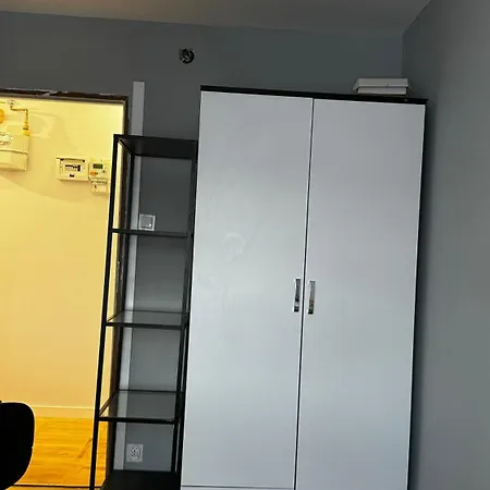 Mieszkanie Dwu Pokojowe Plus Aneks Kuchenny Wraz Z Pokojem Gdynia