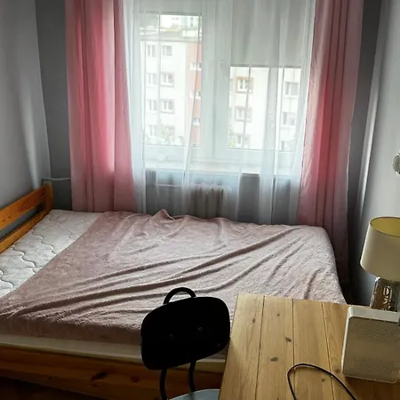 Mieszkanie Dwu Pokojowe Plus Aneks Kuchenny Wraz Z Pokojem *