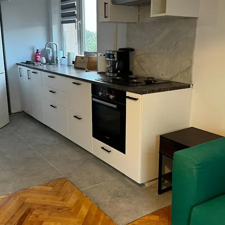 Mieszkanie Dwu Pokojowe Plus Aneks Kuchenny Wraz Z Pokojem * Gdynia